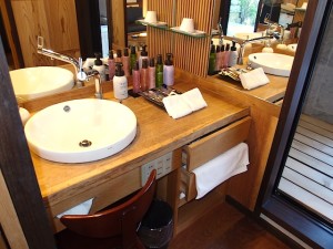 強羅花扇（神奈川県足柄下郡箱根町）の部屋の洗面台
