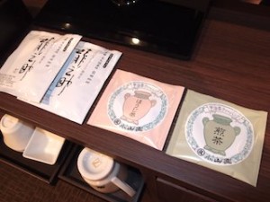 姉小路別邸(京都府京都市中京区)の部屋のお茶とコーヒーセット