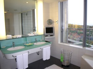 ウェスティンホテル淡路(兵庫県淡路市)の部屋のバスルーム洗面台部分