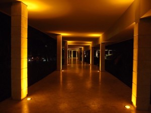 バルセロ・バヴァロ・ビーチホテル(ドミニカ共和国プンタカーナ)の部屋への通路