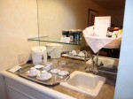ホテルオークラ東京ベイ(千葉県浦安市)の部屋のグラスとカップ類