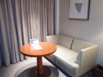 横浜ロイヤルパークホテル(神奈川県横浜市)の部屋のリビングスペース