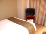 横浜ロイヤルパークホテル(神奈川県横浜市)の部屋のベッド対面テレビ