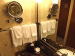 ヒルトンシンガポール(シンガポール)の部屋のバスルーム洗面台横部分