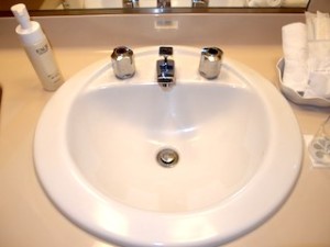 ホテル日航成田(千葉県成田市)の部屋のバスルーム洗面台