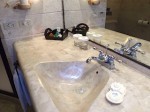 プランテーションベイリゾート＆スパ(フィリピン・マクタン島)の部屋のバスルーム洗面台