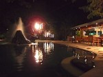 プランテーションベイリゾート＆スパ(フィリピン・マクタン島)のプール夜景