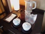 シェラトン都ホテル東京(東京都港区)の部屋の湯飲みセット