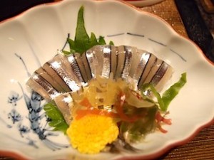 指宿白水館（鹿児島県指宿市）の夕食、きびなごの刺身