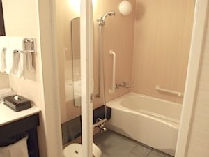 ホテルハーヴェスト箱根甲子園(神奈川県足柄郡箱根町)の部屋のバスルーム全体