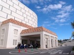 ホテルモントレ沖縄スパ＆リゾートのエントランス