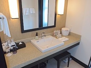 ホテルモントレ沖縄スパ＆リゾートの洗面台