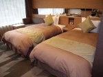 湯本富士屋ホテルの部屋のツインベッド