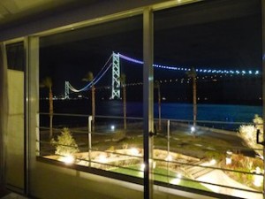 ホテルセトレ神戸・舞子のからみた明石海峡大橋の夜景