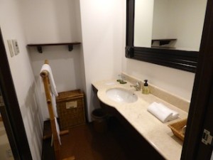 星野リゾートリゾナーレ西表島の部屋の洗面台全体
