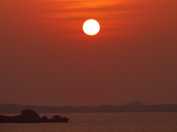 沖縄本島西海岸のサンセット、恩納村(The sunset at Onna-son, Okinawa-ken)